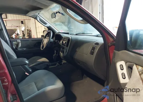 2005 Ford Escape Xlt из США, поврежденный, VIN 1FMYU03145KB40409